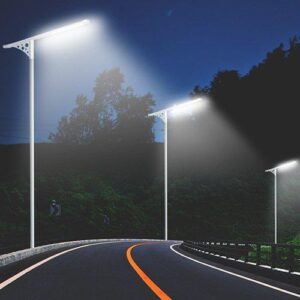 Droga oświetlona latarniami